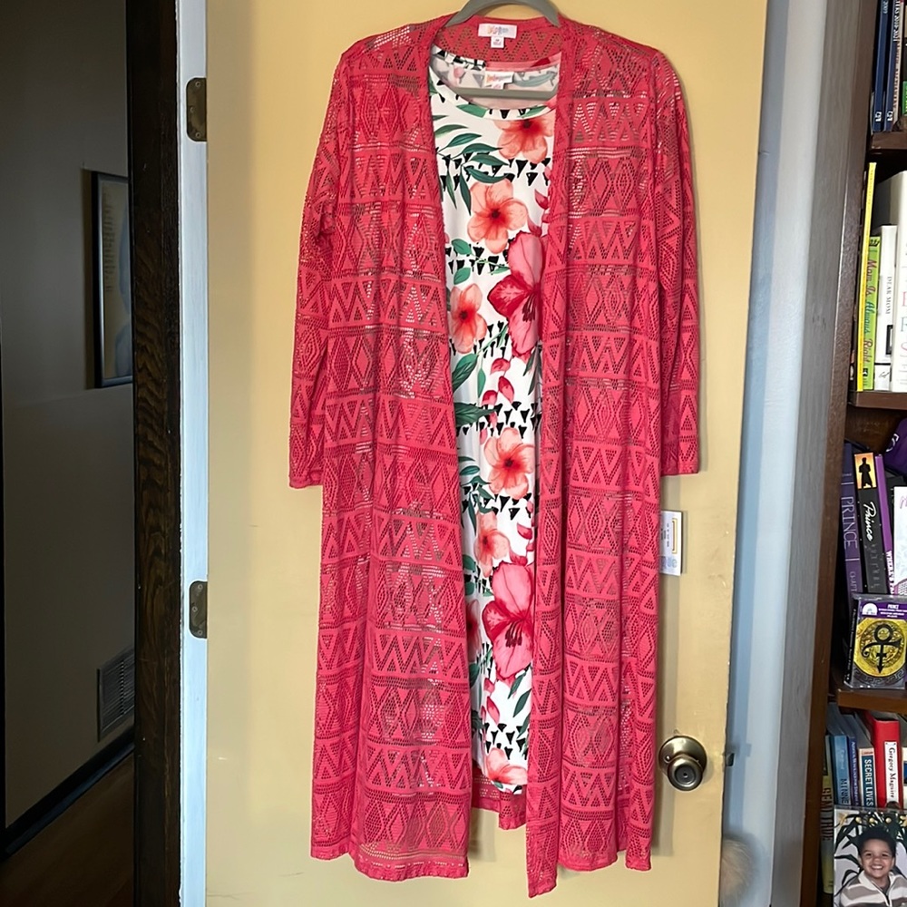 LulaRoe Outfit! Jessie sz S, Sarah sz M New!